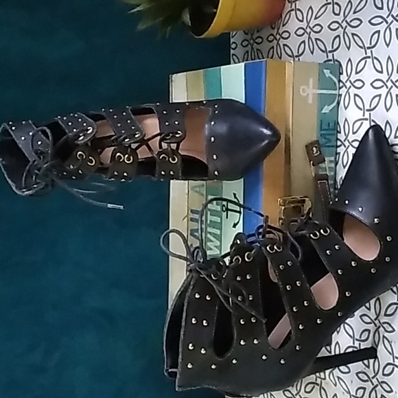 Izabella Rue Shoes - Izabella heels